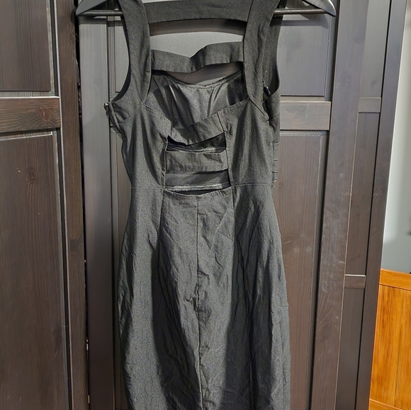 Le chateau, Size Extra Small, Black - Picture 3 of 3